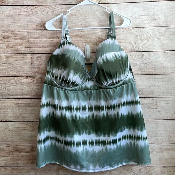 NEW WITH TAGS SWIM BY CACIQUE TAKINI TOP‎ IN GREEN - Picture 1 of 7